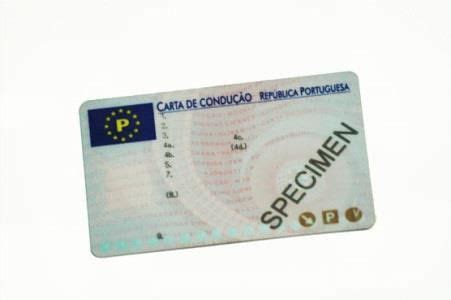 um cidadão que resida no estrangeiro pode obter título de condução da categoria b em portugal?